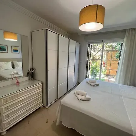 Exotic Garden 2 Bedroom Flat Apartment Marbella