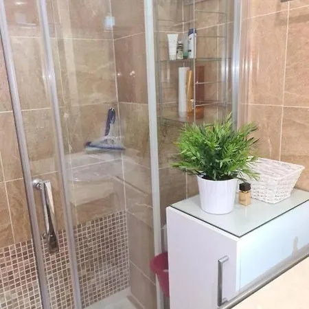 Exotic Garden 2 Bedroom Flat Apartment *