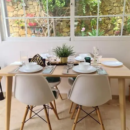 Exotic Garden 2 Bedroom Flat *